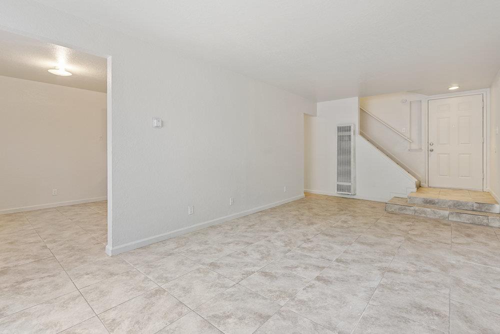 Detail Gallery Image 9 of 46 For 918 Acosta Plz #70,  Salinas,  CA 93905 - 4 Beds | 1/1 Baths