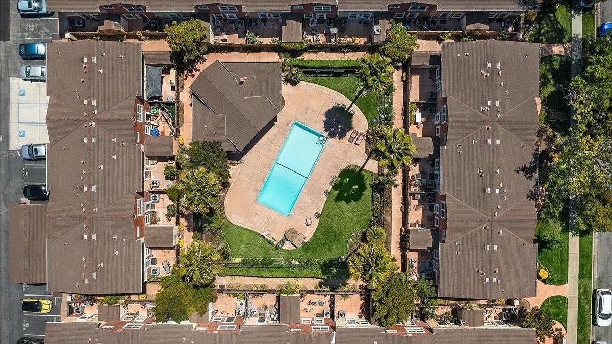 Detail Gallery Image 12 of 34 For 865 Carlisle Way #128,  Sunnyvale,  CA 94087 - 2 Beds | 2 Baths