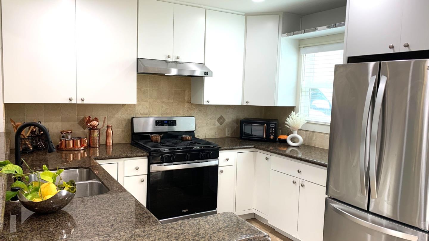 Detail Gallery Image 2 of 34 For 865 Carlisle Way #128,  Sunnyvale,  CA 94087 - 2 Beds | 2 Baths