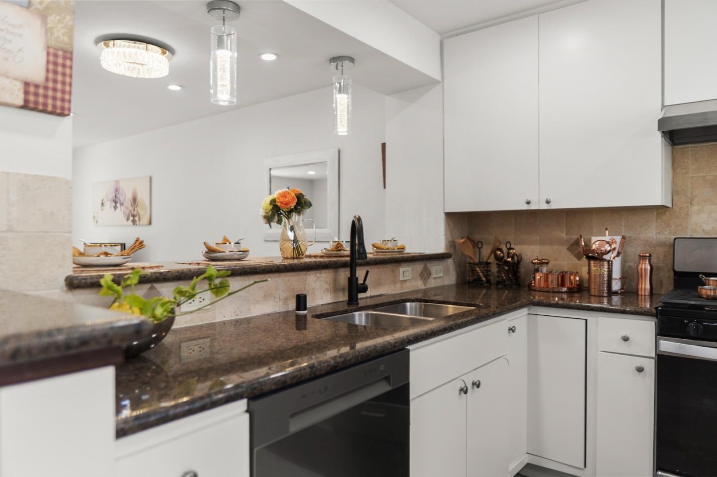 Detail Gallery Image 3 of 34 For 865 Carlisle Way #128,  Sunnyvale,  CA 94087 - 2 Beds | 2 Baths