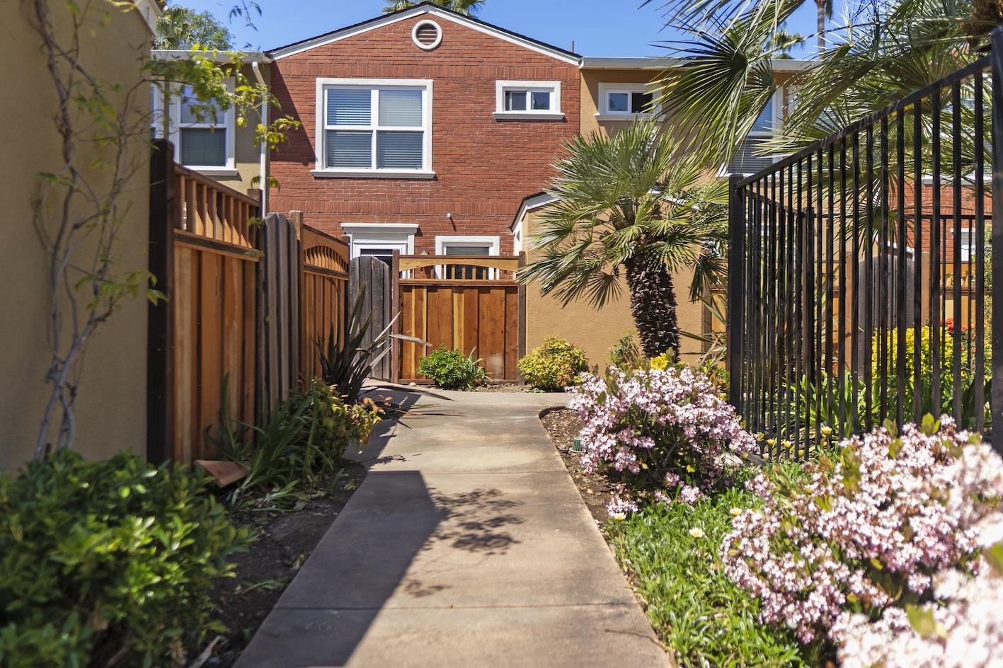 Detail Gallery Image 8 of 34 For 865 Carlisle Way #128,  Sunnyvale,  CA 94087 - 2 Beds | 2 Baths