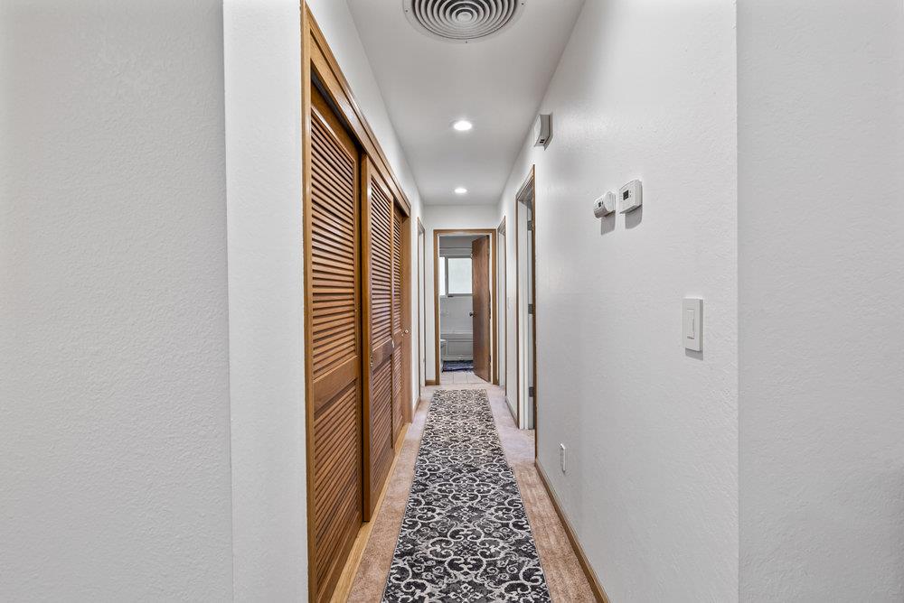 Detail Gallery Image 9 of 38 For 9355 Canyon Oak Rd, Salinas,  CA 93907 - 3 Beds | 2 Baths