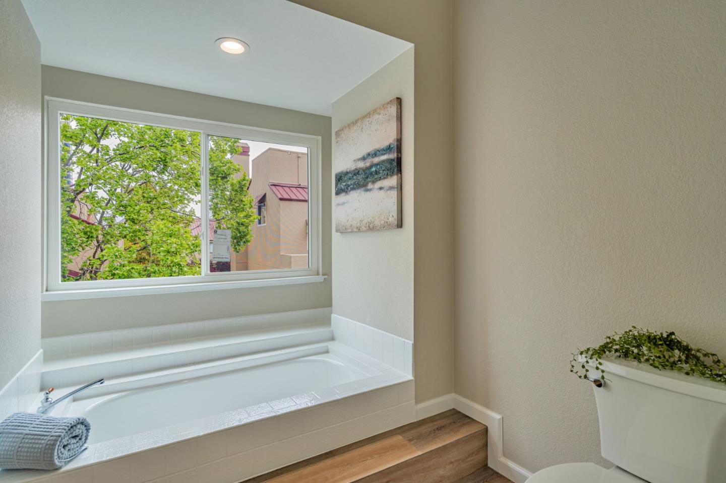 Detail Gallery Image 33 of 42 For 2 Commons Ln #2,  Foster City,  CA 94404 - 2 Beds | 2/1 Baths
