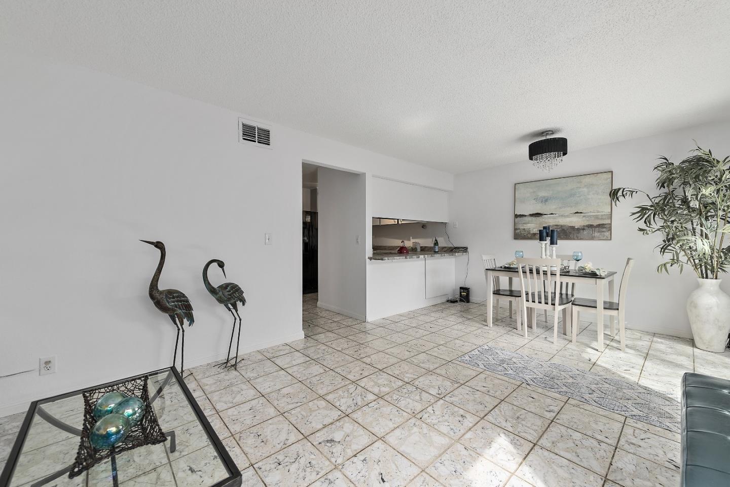 Detail Gallery Image 7 of 30 For 2094 Swensen Ct, San Jose,  CA 95131 - 4 Beds | 1/1 Baths