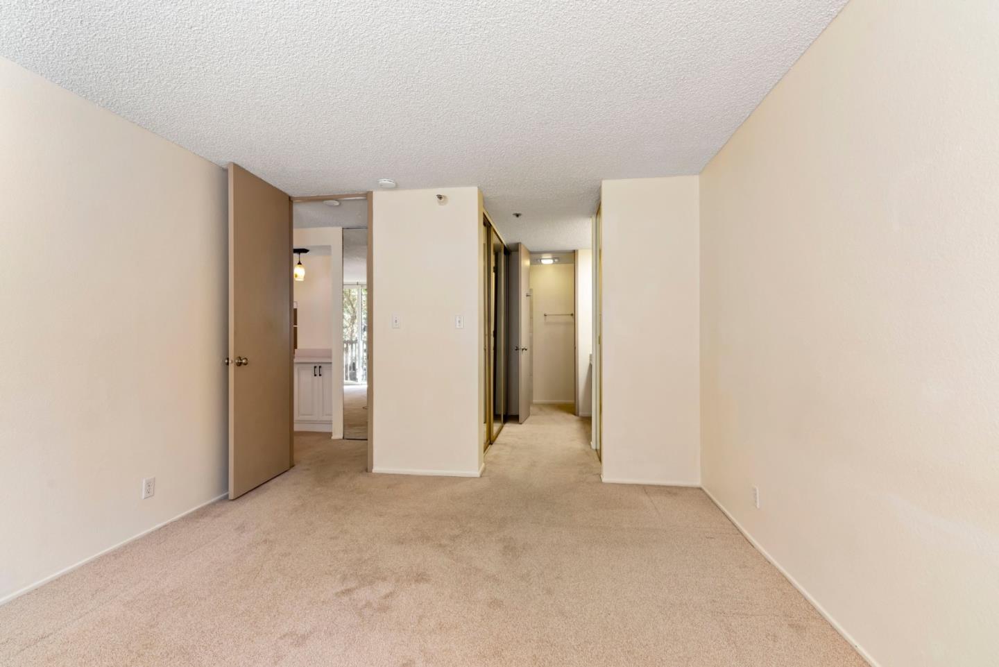 Detail Gallery Image 11 of 35 For 8239 Shelter Creek Ln, San Bruno,  CA 94066 - 2 Beds | 2 Baths
