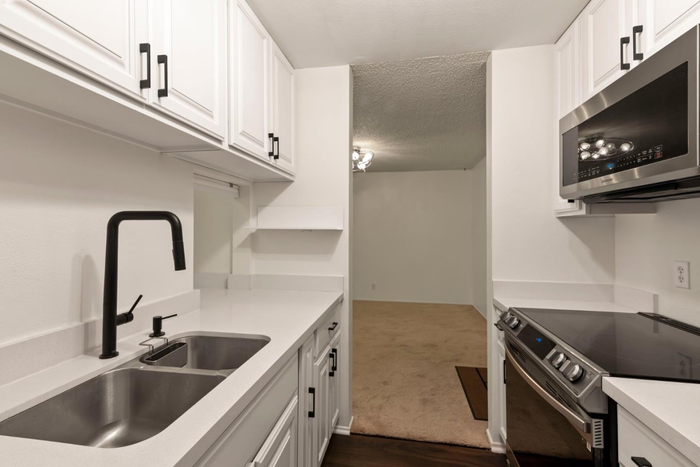 Detail Gallery Image 14 of 35 For 8239 Shelter Creek Ln, San Bruno,  CA 94066 - 2 Beds | 2 Baths