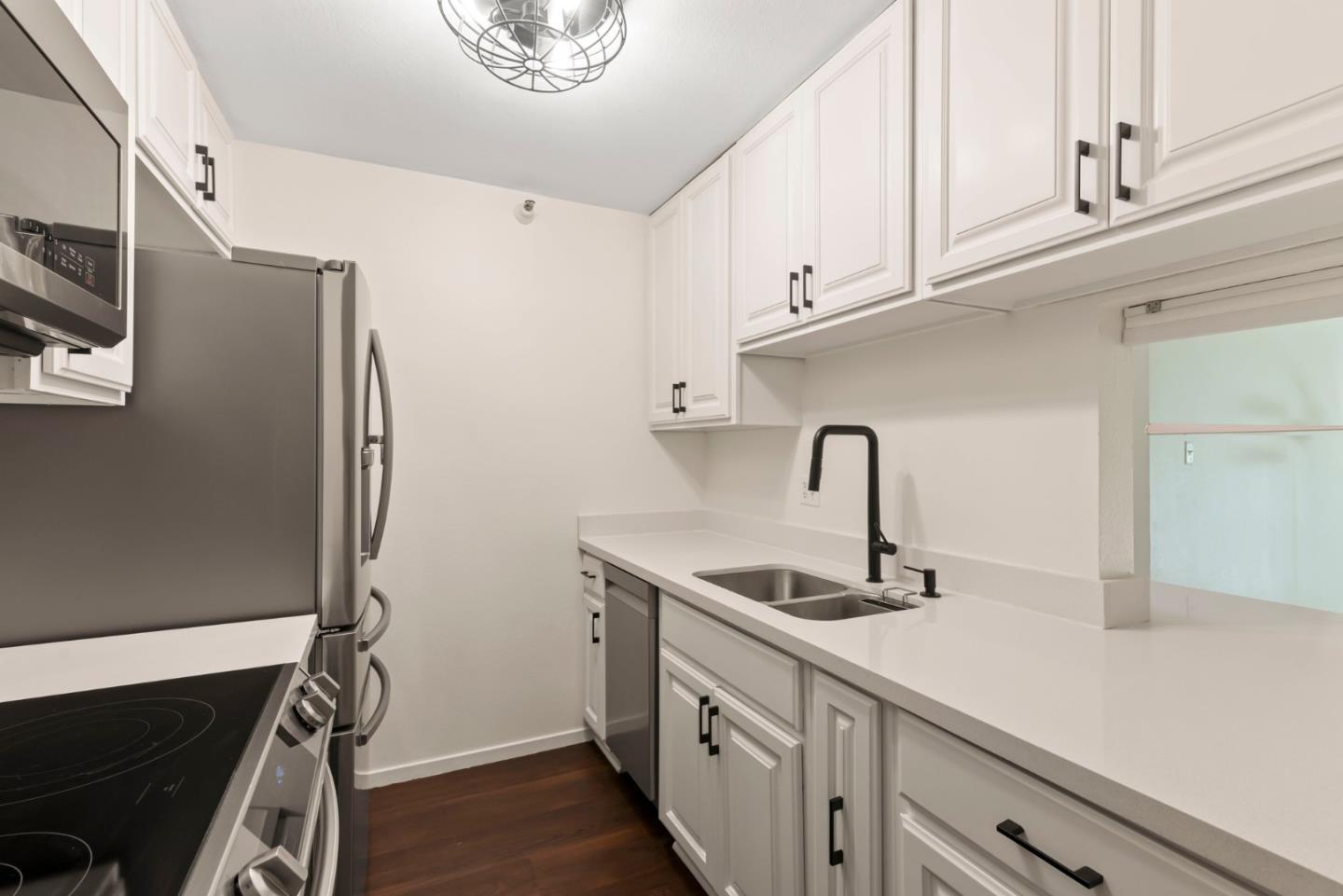 Detail Gallery Image 16 of 35 For 8239 Shelter Creek Ln, San Bruno,  CA 94066 - 2 Beds | 2 Baths