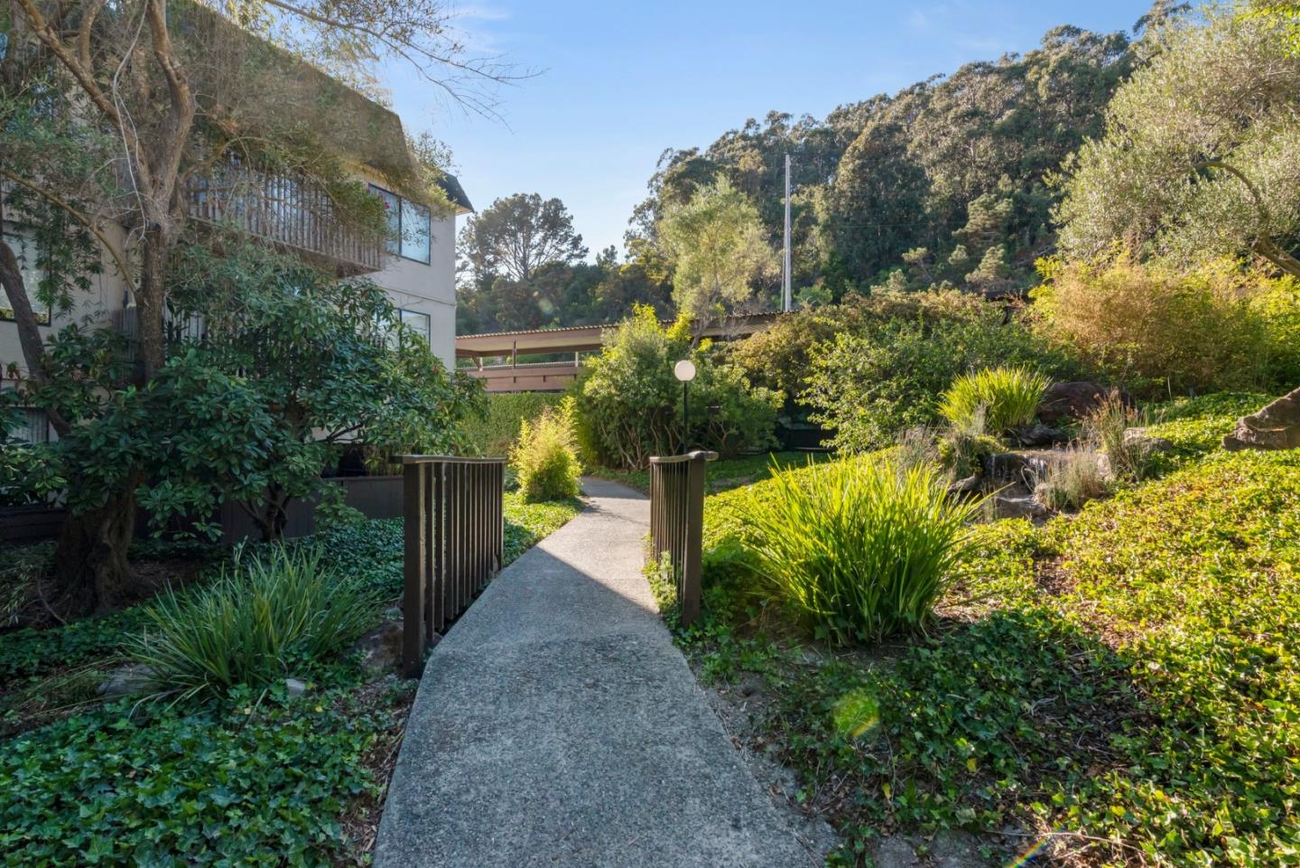 Detail Gallery Image 22 of 35 For 8239 Shelter Creek Ln, San Bruno,  CA 94066 - 2 Beds | 2 Baths
