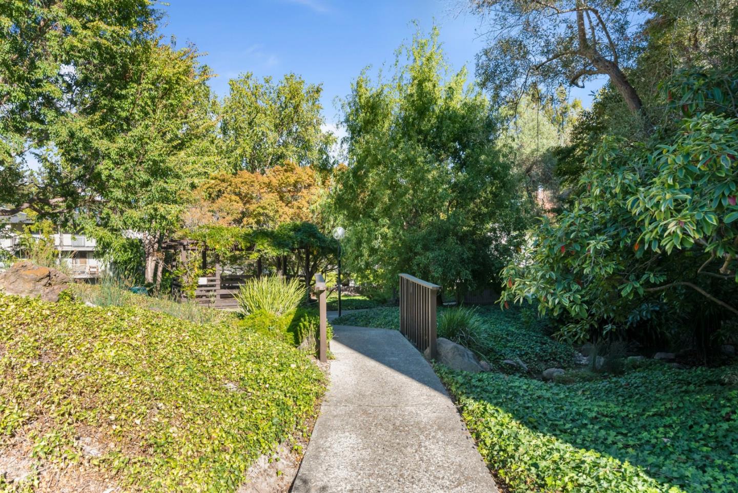 Detail Gallery Image 23 of 35 For 8239 Shelter Creek Ln, San Bruno,  CA 94066 - 2 Beds | 2 Baths