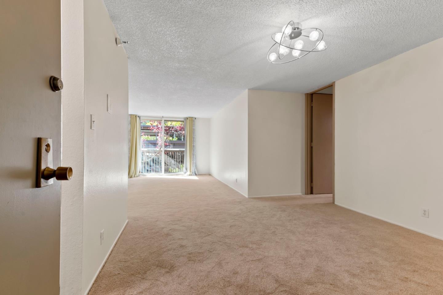 Detail Gallery Image 6 of 35 For 8239 Shelter Creek Ln, San Bruno,  CA 94066 - 2 Beds | 2 Baths