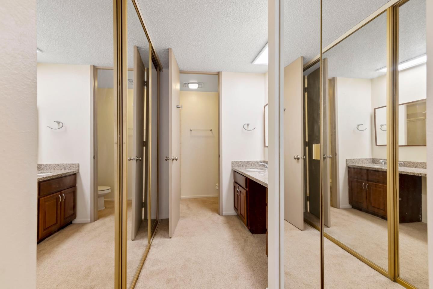 Detail Gallery Image 8 of 35 For 8239 Shelter Creek Ln, San Bruno,  CA 94066 - 2 Beds | 2 Baths