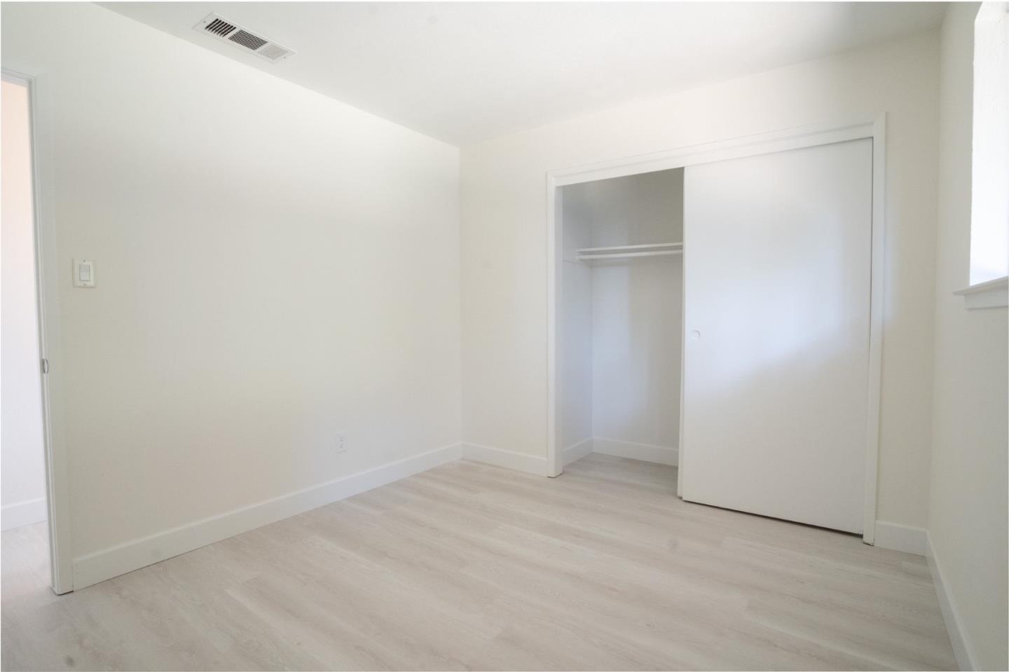 Detail Gallery Image 11 of 14 For 2457 W San Gabriel Ave, Fresno,  CA 93705 - 3 Beds | 2 Baths