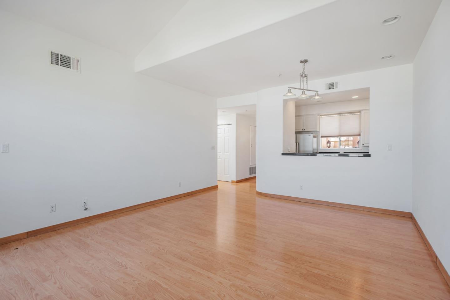 Detail Gallery Image 11 of 34 For 88 17th Ave #304,  San Mateo,  CA 94402 - 2 Beds | 2 Baths