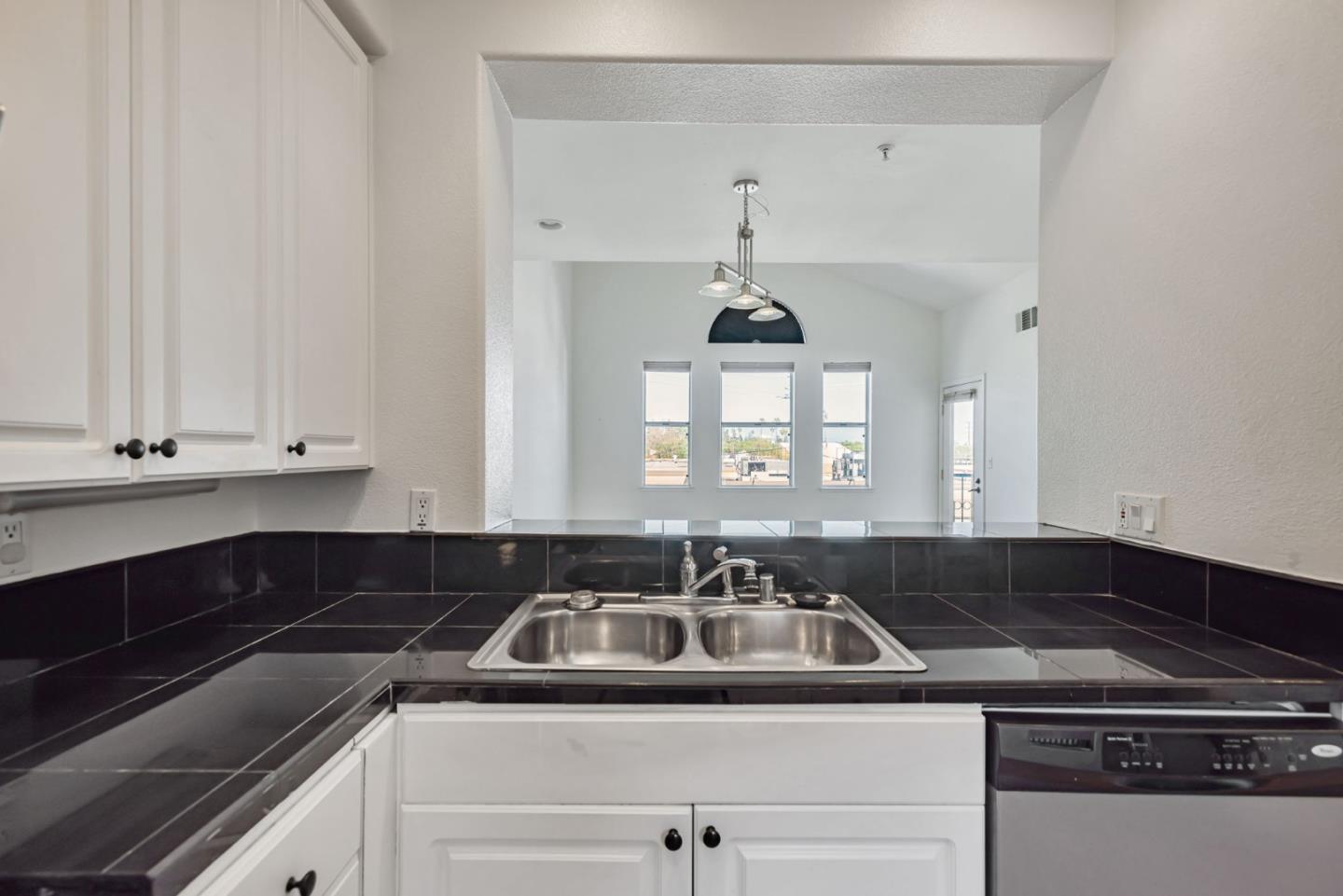 Detail Gallery Image 14 of 34 For 88 17th Ave #304,  San Mateo,  CA 94402 - 2 Beds | 2 Baths