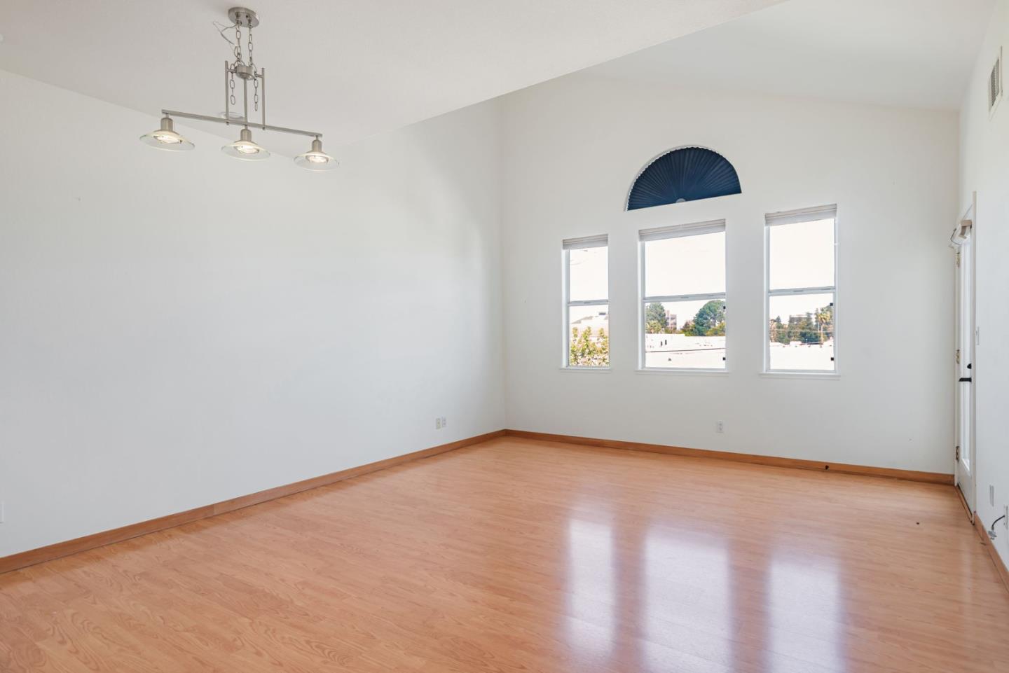 Detail Gallery Image 18 of 34 For 88 17th Ave #304,  San Mateo,  CA 94402 - 2 Beds | 2 Baths