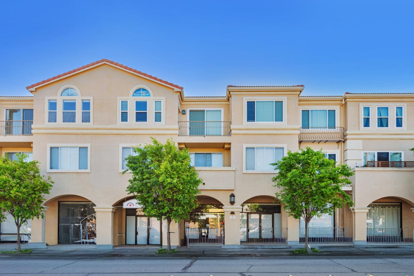 Detail Gallery Image 2 of 34 For 88 17th Ave #304,  San Mateo,  CA 94402 - 2 Beds | 2 Baths