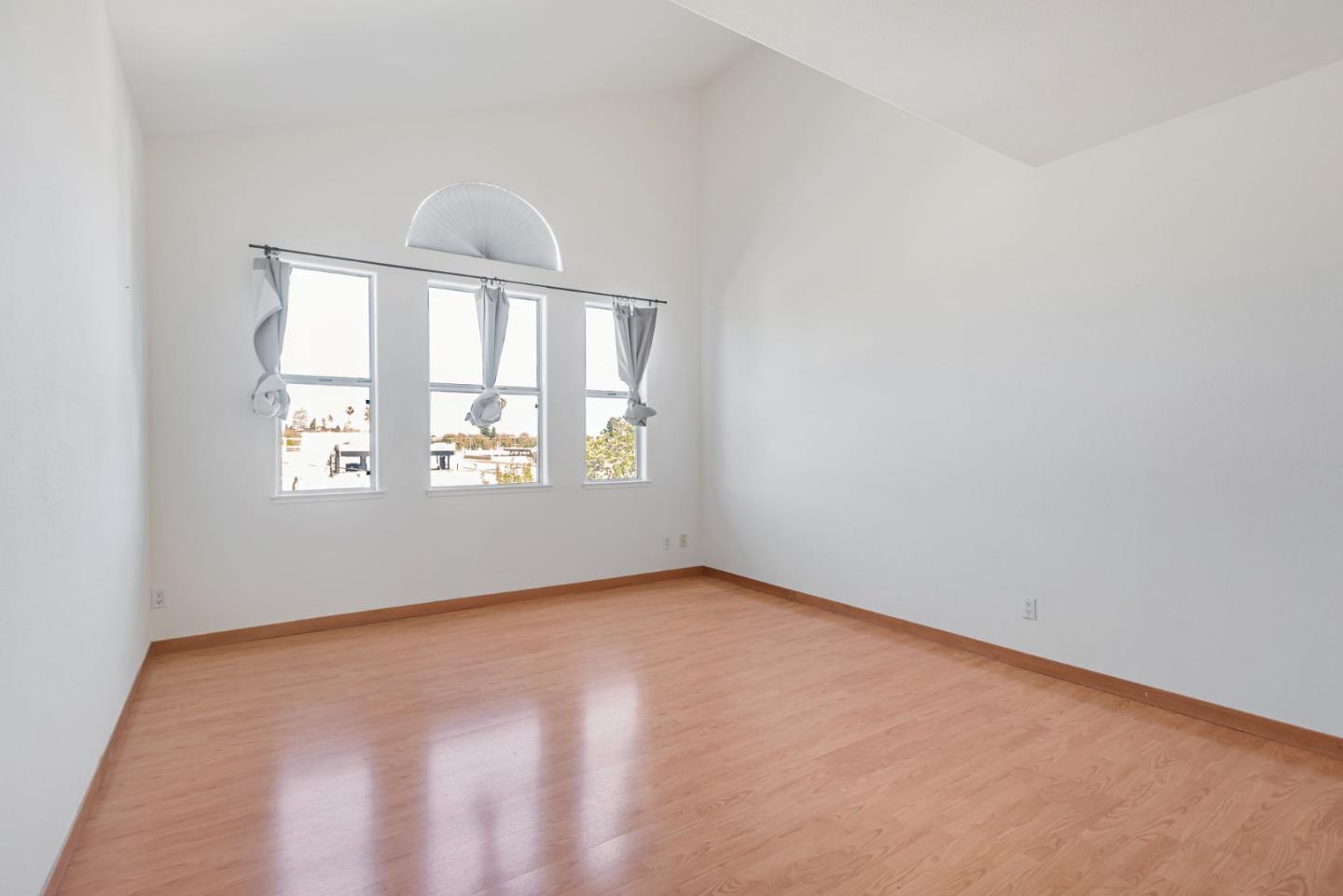 Detail Gallery Image 24 of 34 For 88 17th Ave #304,  San Mateo,  CA 94402 - 2 Beds | 2 Baths
