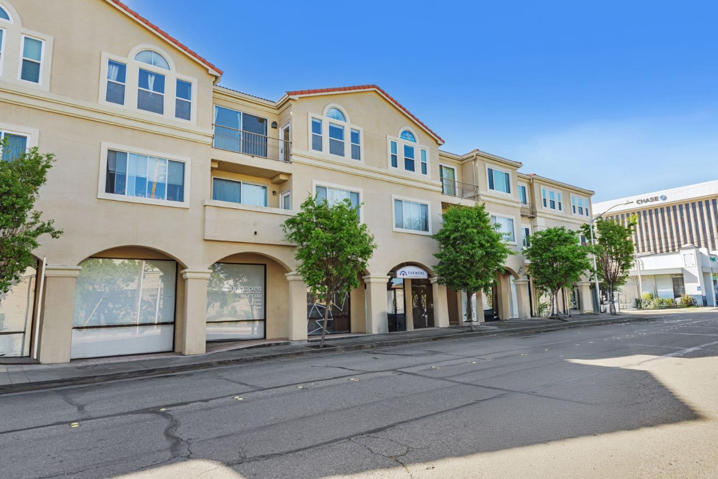 Detail Gallery Image 3 of 34 For 88 17th Ave #304,  San Mateo,  CA 94402 - 2 Beds | 2 Baths