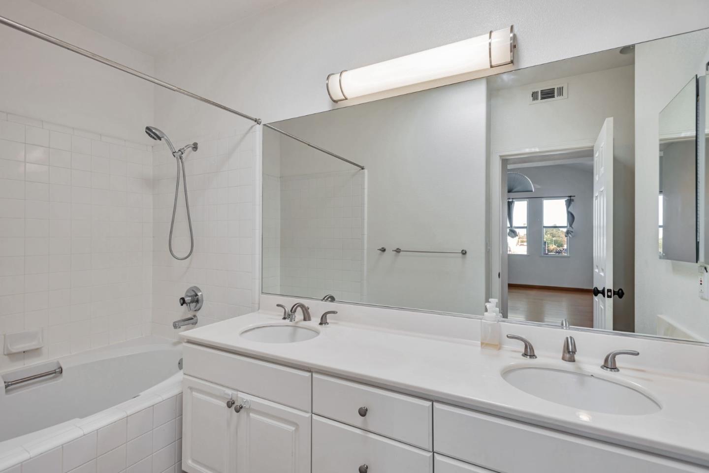 Detail Gallery Image 30 of 34 For 88 17th Ave #304,  San Mateo,  CA 94402 - 2 Beds | 2 Baths
