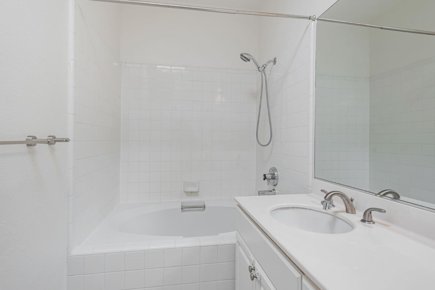 Detail Gallery Image 32 of 34 For 88 17th Ave #304,  San Mateo,  CA 94402 - 2 Beds | 2 Baths