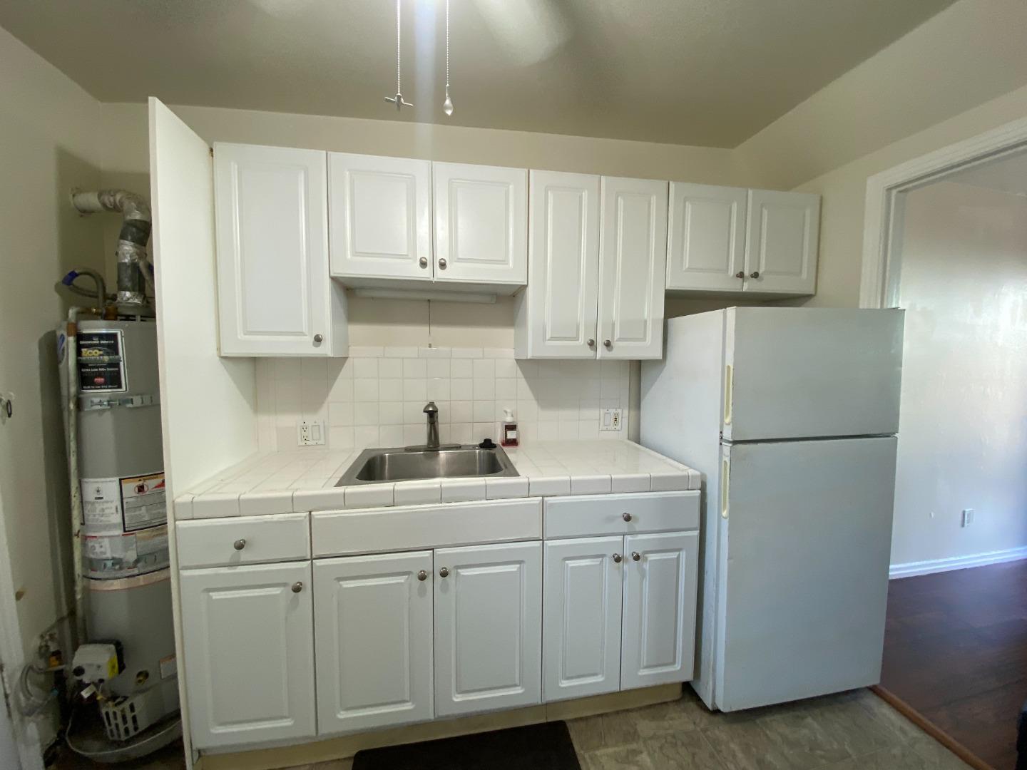 Detail Gallery Image 4 of 7 For 118 Jackson St #5,  Redwood City,  CA 94061 - 1 Beds | 1 Baths