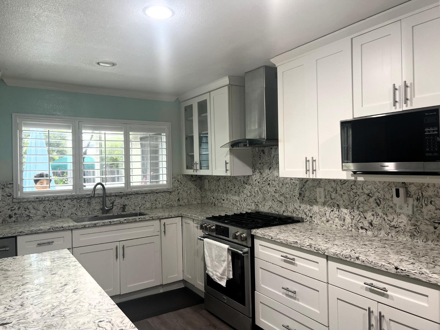 Detail Gallery Image 8 of 27 For 4629 Royal Forest Ct, San Jose,  CA 95136 - 4 Beds | 2 Baths