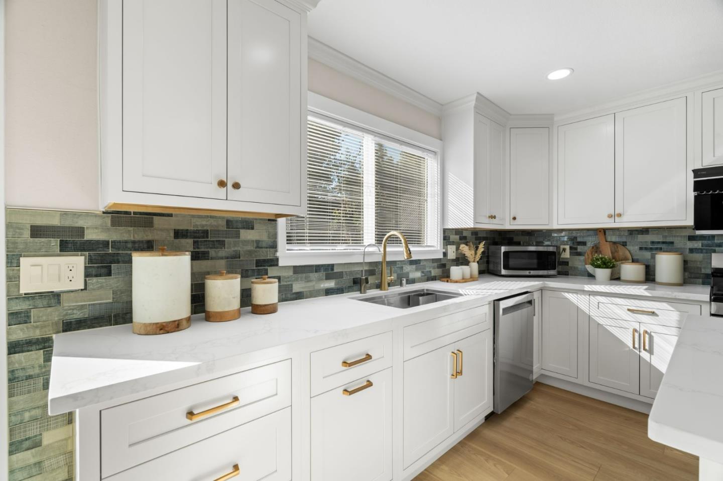Detail Gallery Image 14 of 42 For 1488 Sunland Court, San Jose,  CA 95130 - 4 Beds | 2 Baths