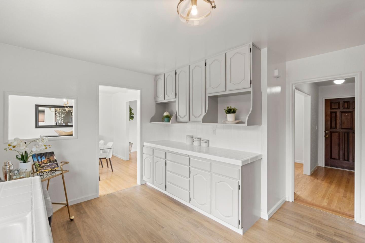 Detail Gallery Image 13 of 29 For 1032 Tahoe Dr, Belmont,  CA 94002 - 3 Beds | 2 Baths