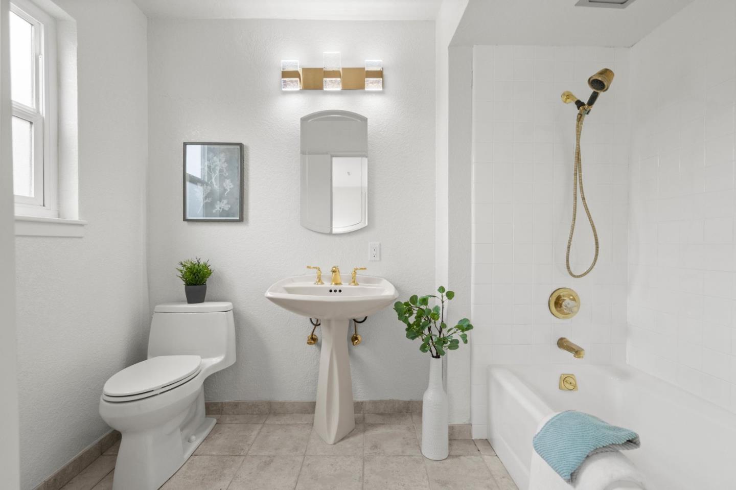 Detail Gallery Image 16 of 29 For 1032 Tahoe Dr, Belmont,  CA 94002 - 3 Beds | 2 Baths