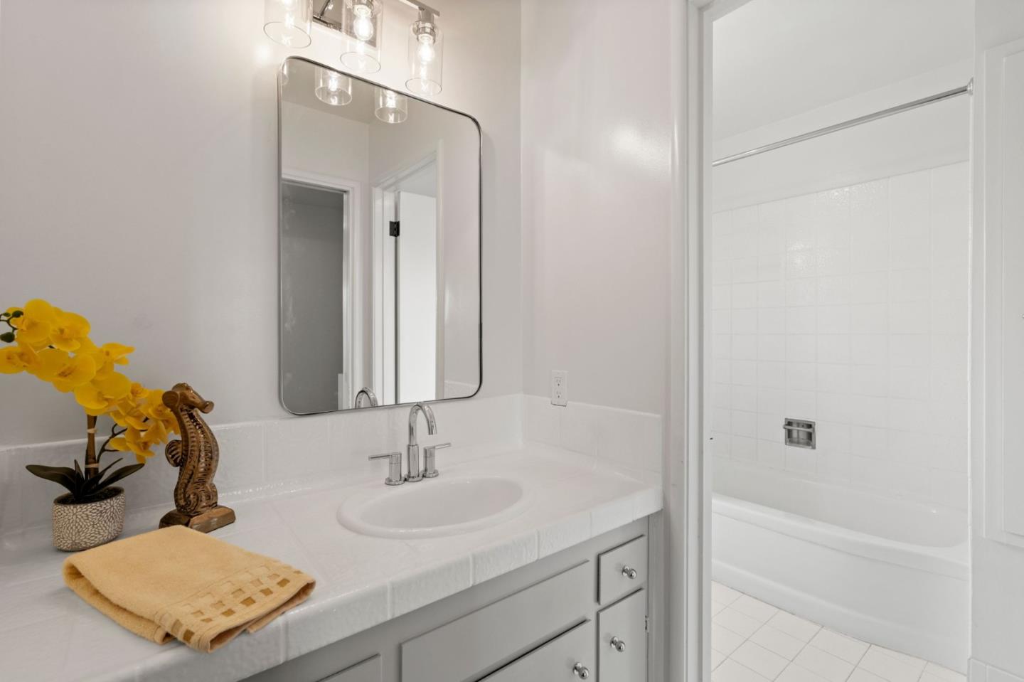 Detail Gallery Image 19 of 29 For 1032 Tahoe Dr, Belmont,  CA 94002 - 3 Beds | 2 Baths
