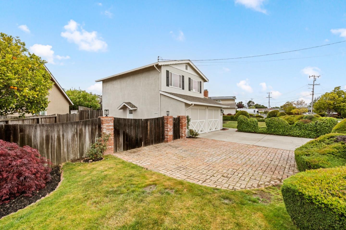 Detail Gallery Image 2 of 29 For 1032 Tahoe Dr, Belmont,  CA 94002 - 3 Beds | 2 Baths