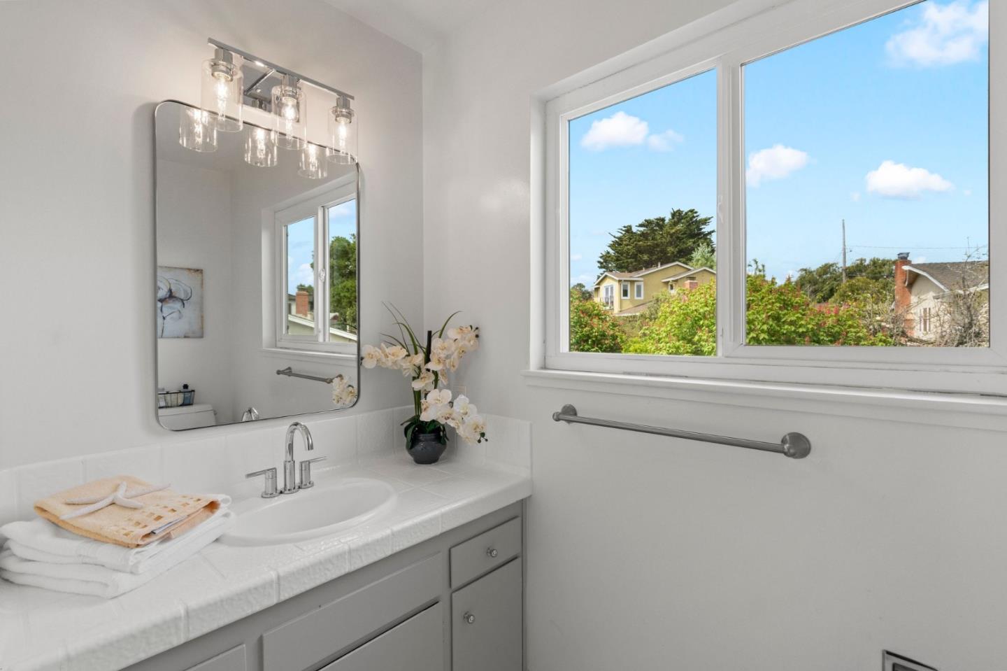 Detail Gallery Image 21 of 29 For 1032 Tahoe Dr, Belmont,  CA 94002 - 3 Beds | 2 Baths