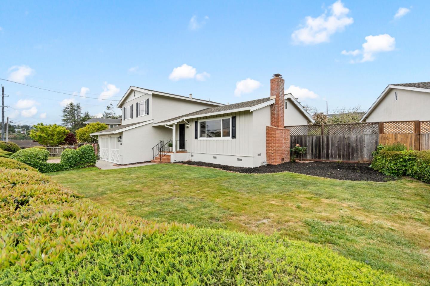 Detail Gallery Image 3 of 29 For 1032 Tahoe Dr, Belmont,  CA 94002 - 3 Beds | 2 Baths