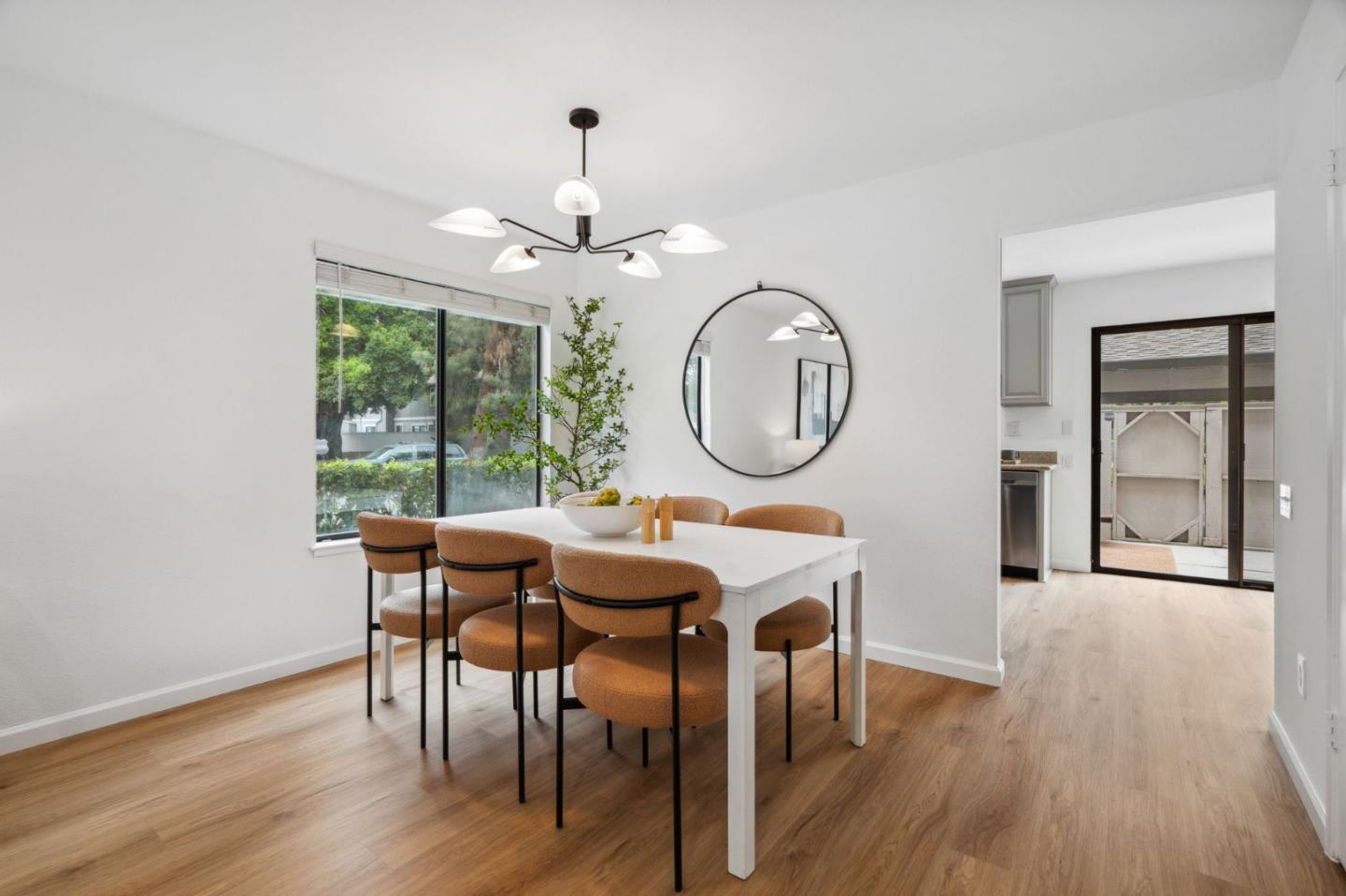 Detail Gallery Image 13 of 44 For 4922 Pony Pass Cir, San Jose,  CA 95136 - 3 Beds | 2/1 Baths