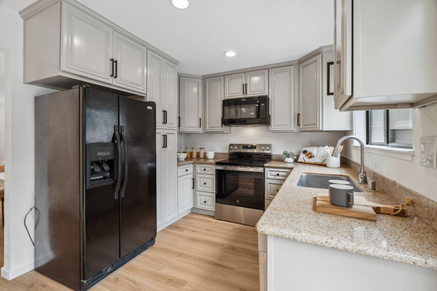 Detail Gallery Image 19 of 44 For 4922 Pony Pass Cir, San Jose,  CA 95136 - 3 Beds | 2/1 Baths