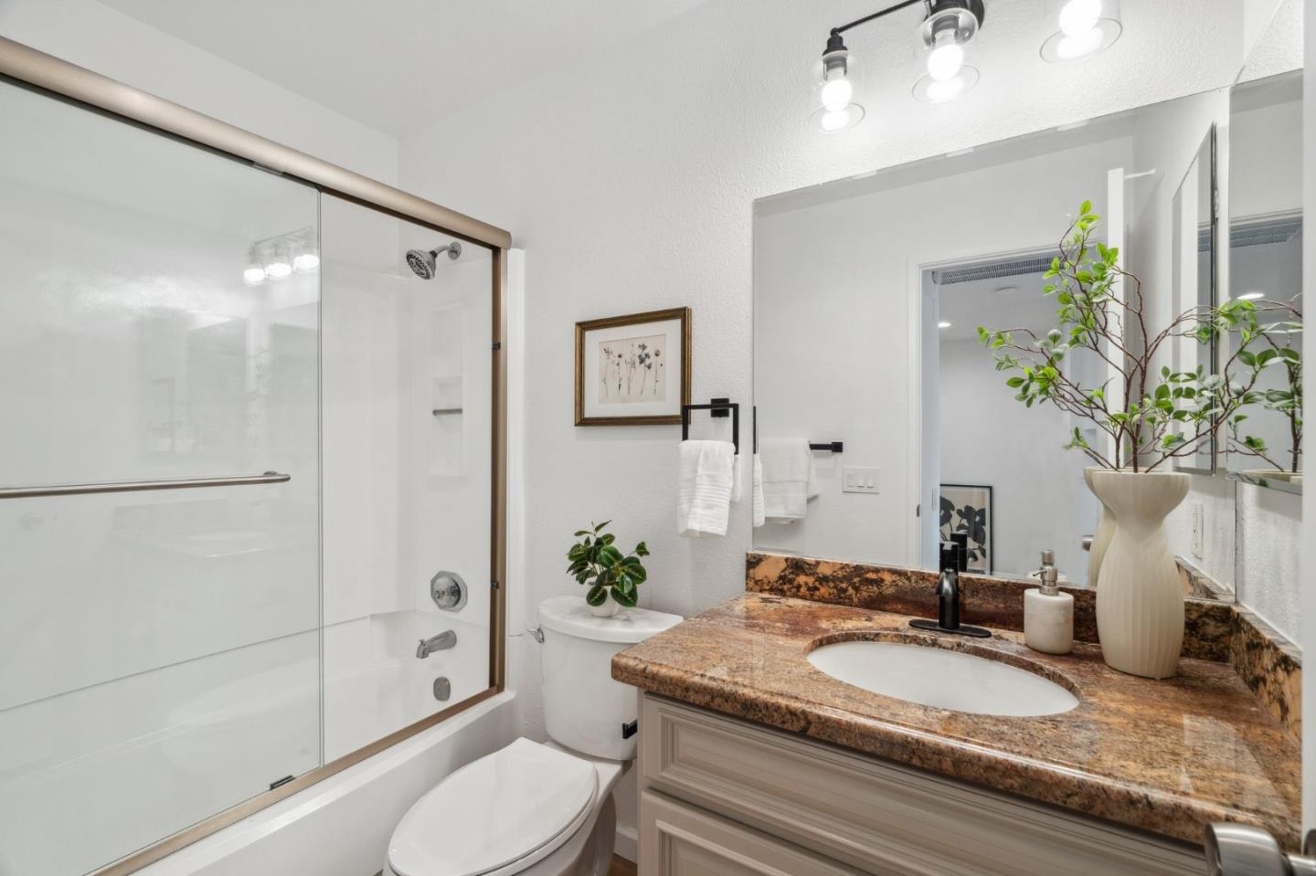 Detail Gallery Image 22 of 44 For 4922 Pony Pass Cir, San Jose,  CA 95136 - 3 Beds | 2/1 Baths