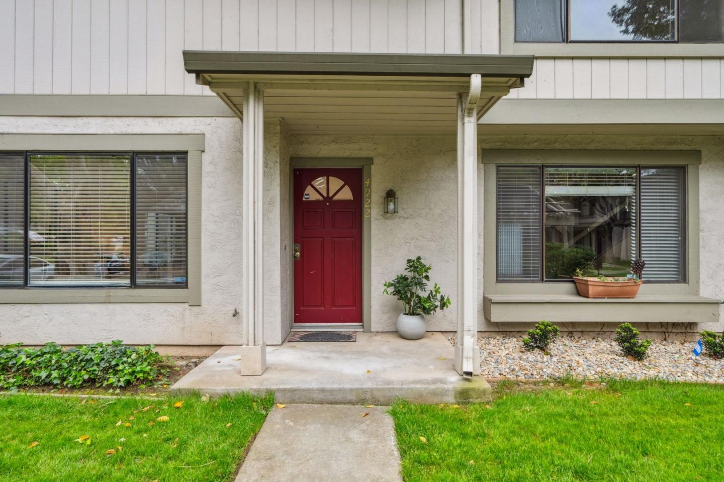 Detail Gallery Image 3 of 44 For 4922 Pony Pass Cir, San Jose,  CA 95136 - 3 Beds | 2/1 Baths