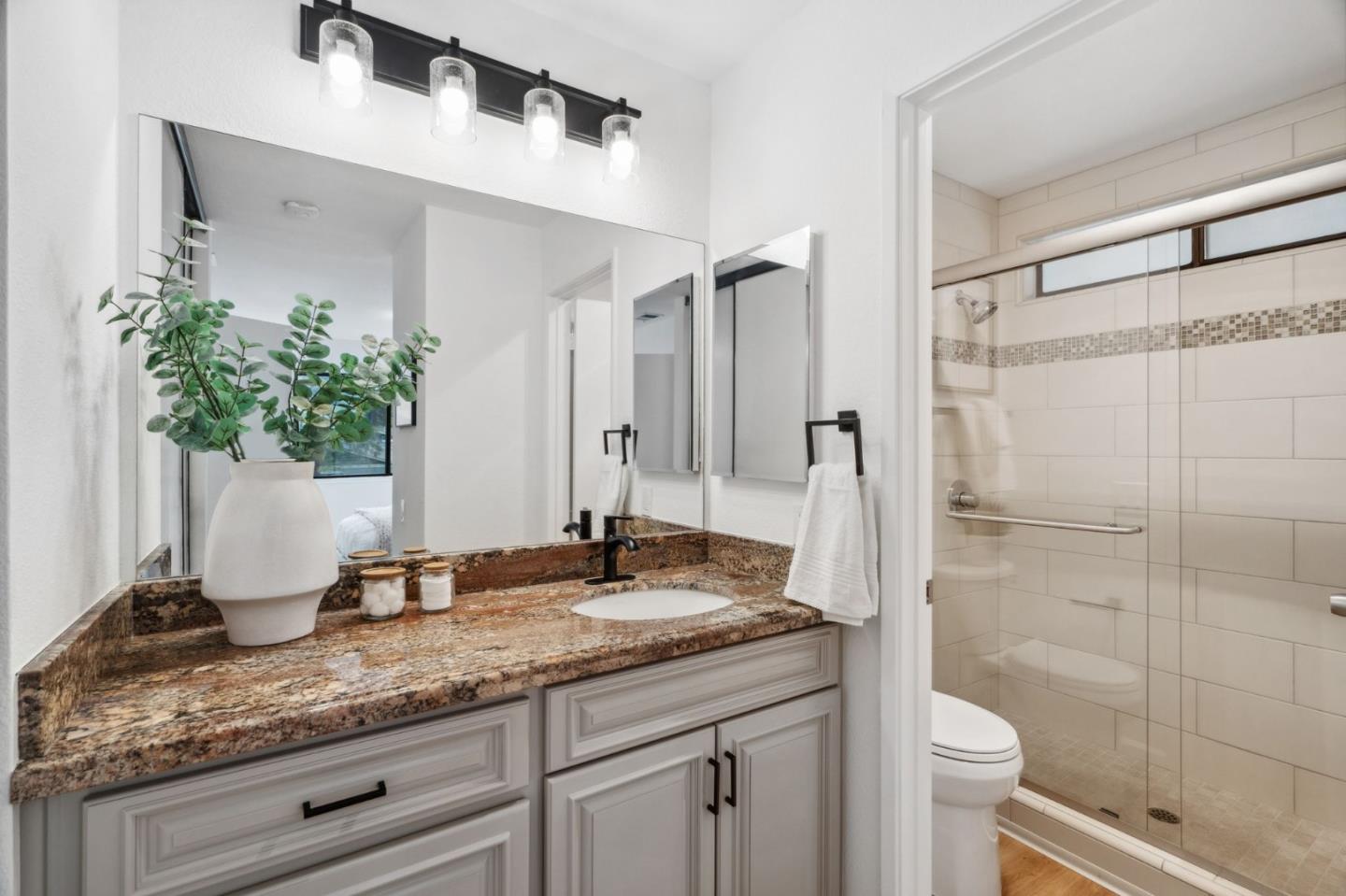 Detail Gallery Image 31 of 44 For 4922 Pony Pass Cir, San Jose,  CA 95136 - 3 Beds | 2/1 Baths