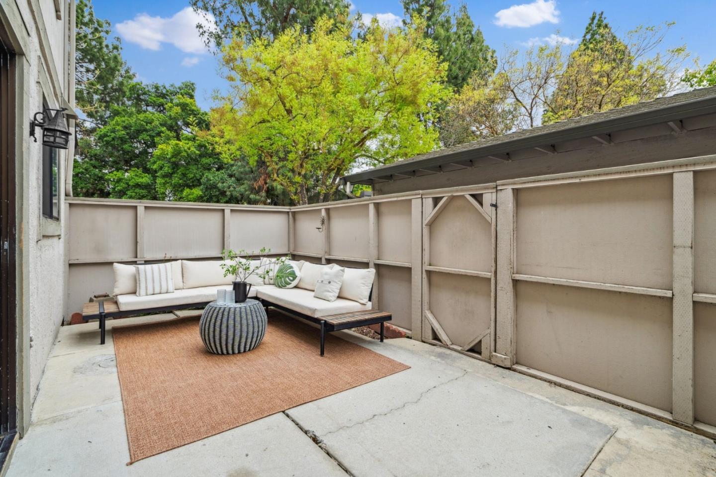 Detail Gallery Image 33 of 44 For 4922 Pony Pass Cir, San Jose,  CA 95136 - 3 Beds | 2/1 Baths