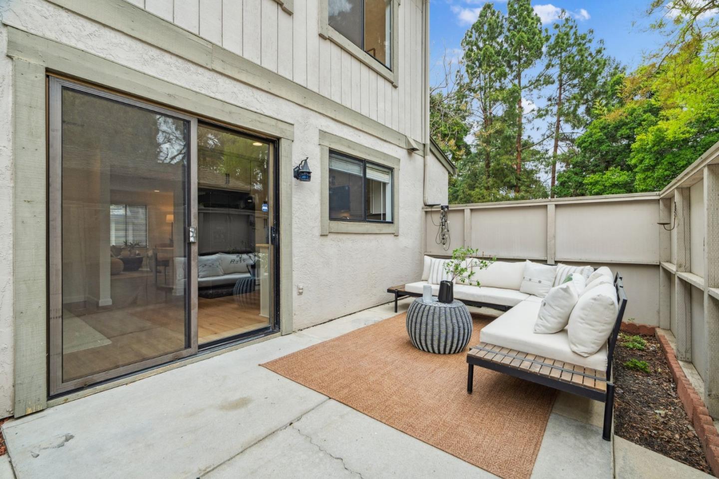 Detail Gallery Image 34 of 44 For 4922 Pony Pass Cir, San Jose,  CA 95136 - 3 Beds | 2/1 Baths