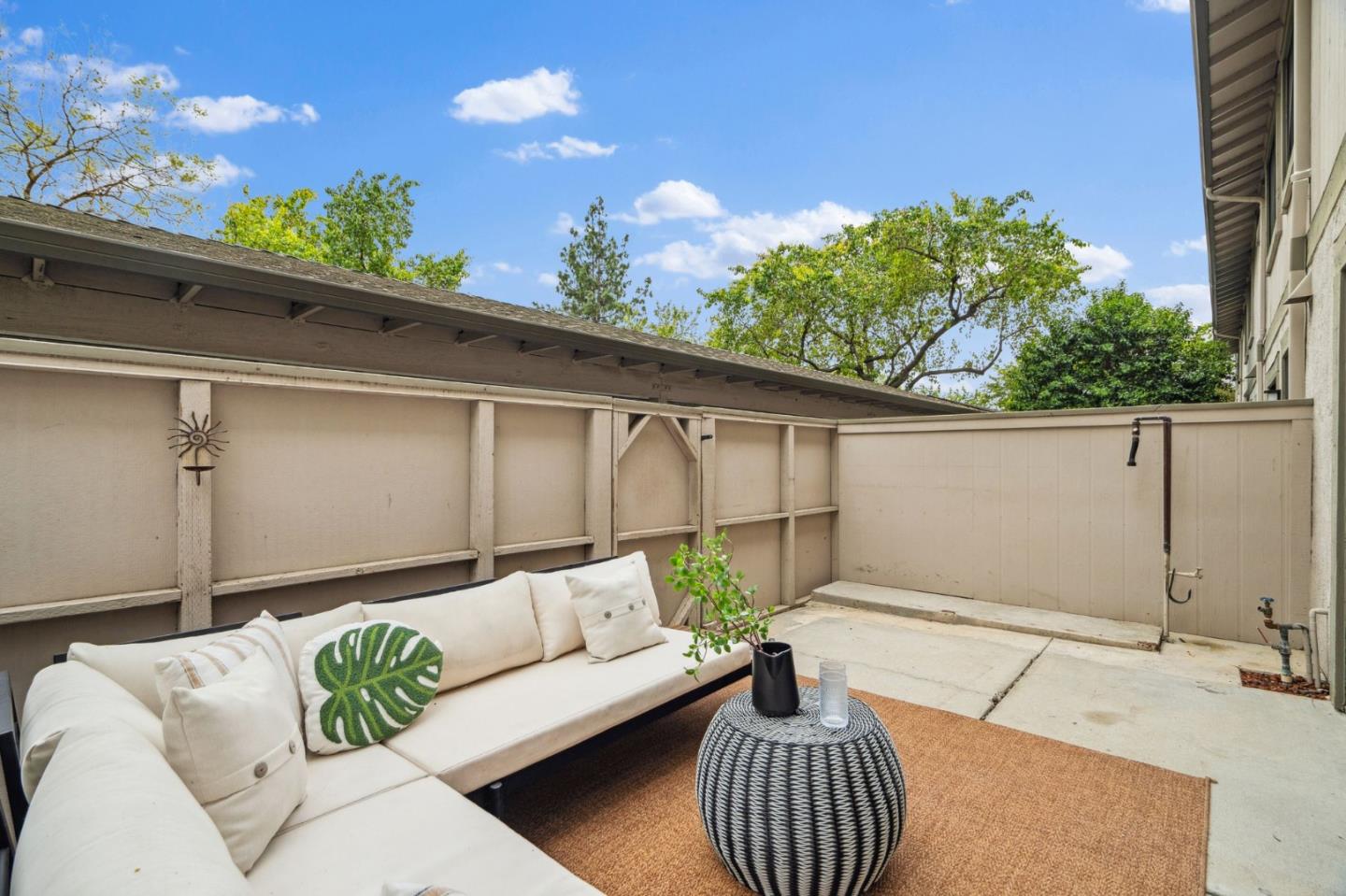 Detail Gallery Image 35 of 44 For 4922 Pony Pass Cir, San Jose,  CA 95136 - 3 Beds | 2/1 Baths