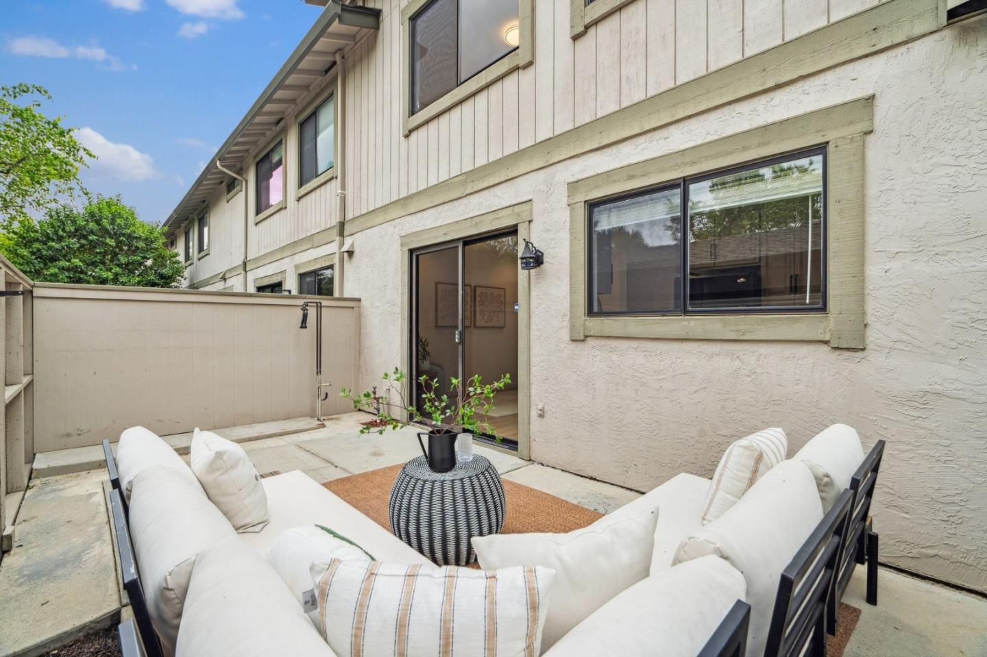 Detail Gallery Image 36 of 44 For 4922 Pony Pass Cir, San Jose,  CA 95136 - 3 Beds | 2/1 Baths