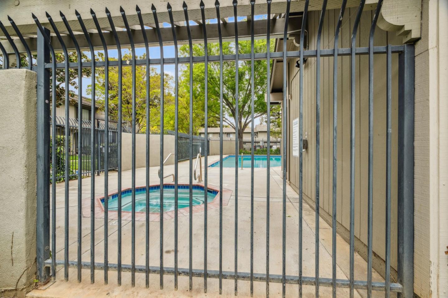 Detail Gallery Image 40 of 44 For 4922 Pony Pass Cir, San Jose,  CA 95136 - 3 Beds | 2/1 Baths