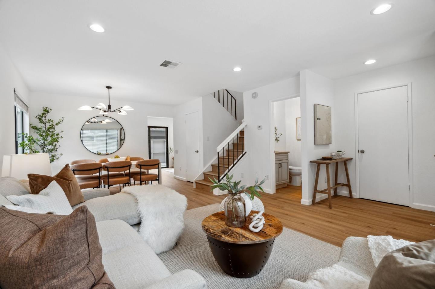 Detail Gallery Image 6 of 44 For 4922 Pony Pass Cir, San Jose,  CA 95136 - 3 Beds | 2/1 Baths