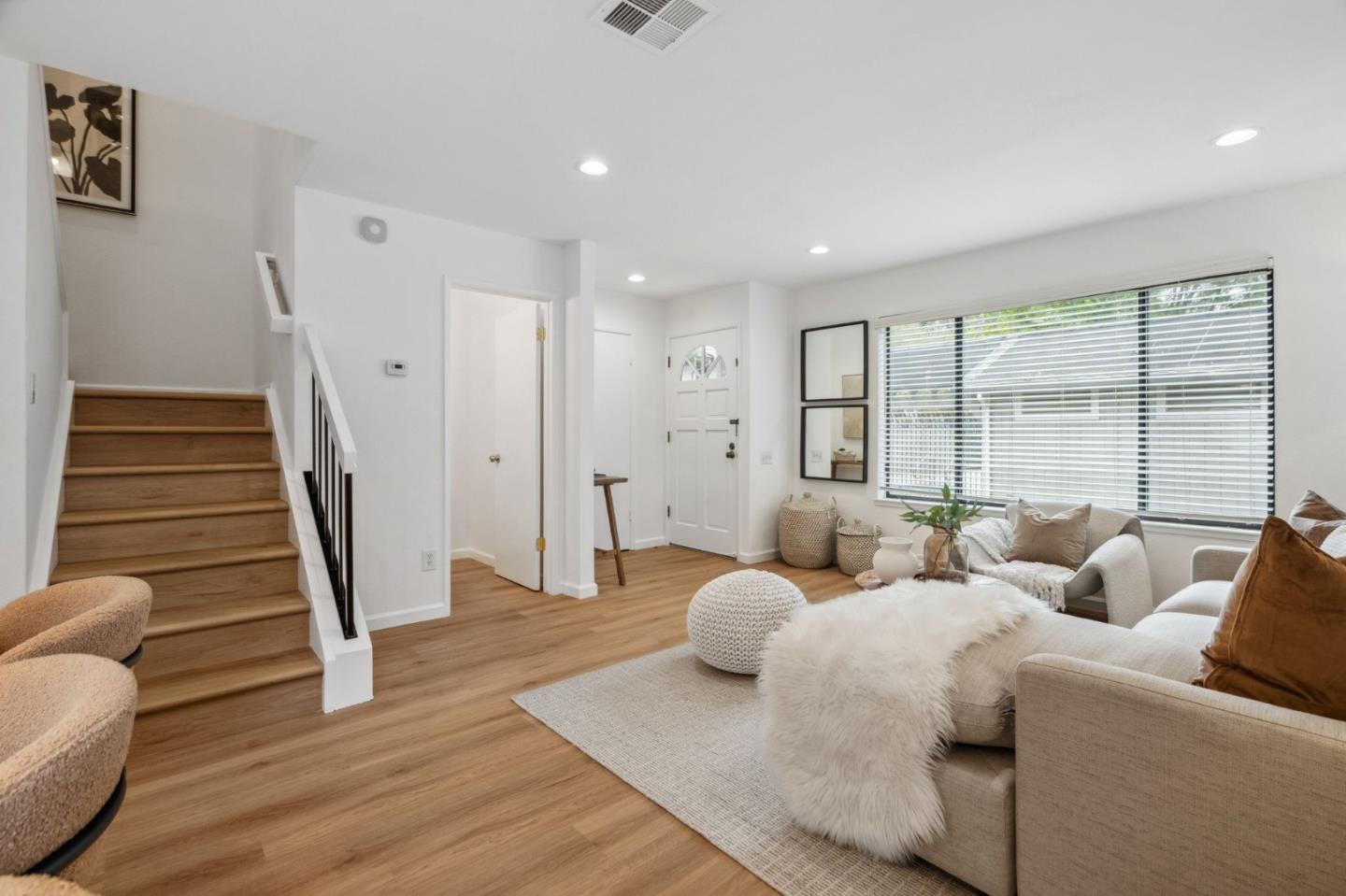 Detail Gallery Image 9 of 44 For 4922 Pony Pass Cir, San Jose,  CA 95136 - 3 Beds | 2/1 Baths
