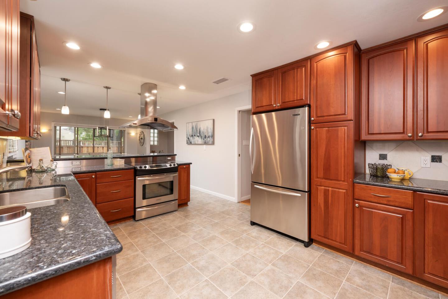Detail Gallery Image 10 of 20 For 1903 Madison Ave, Redwood City,  CA 94061 - 3 Beds | 2 Baths