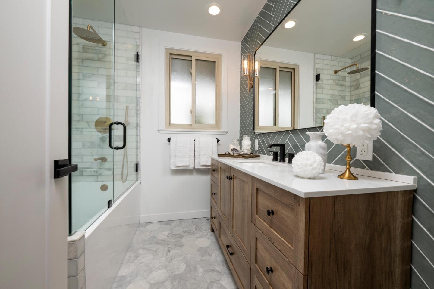 Detail Gallery Image 16 of 20 For 1903 Madison Ave, Redwood City,  CA 94061 - 3 Beds | 2 Baths