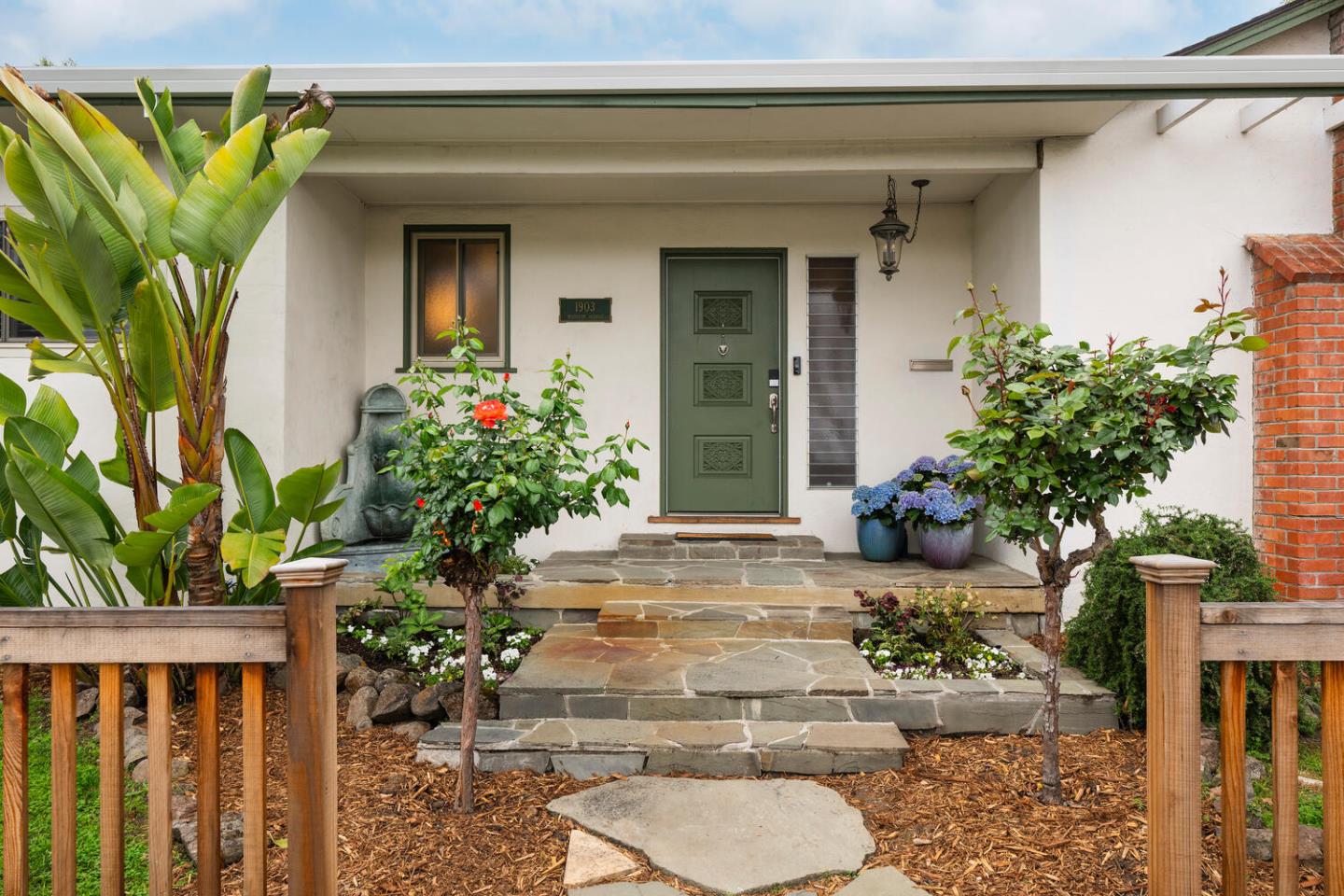 Detail Gallery Image 2 of 20 For 1903 Madison Ave, Redwood City,  CA 94061 - 3 Beds | 2 Baths