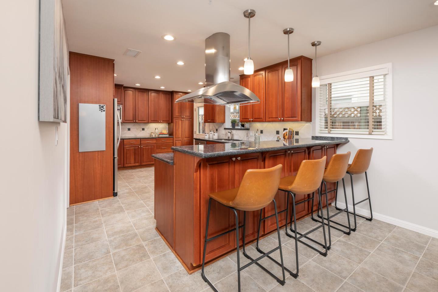 Detail Gallery Image 8 of 20 For 1903 Madison Ave, Redwood City,  CA 94061 - 3 Beds | 2 Baths