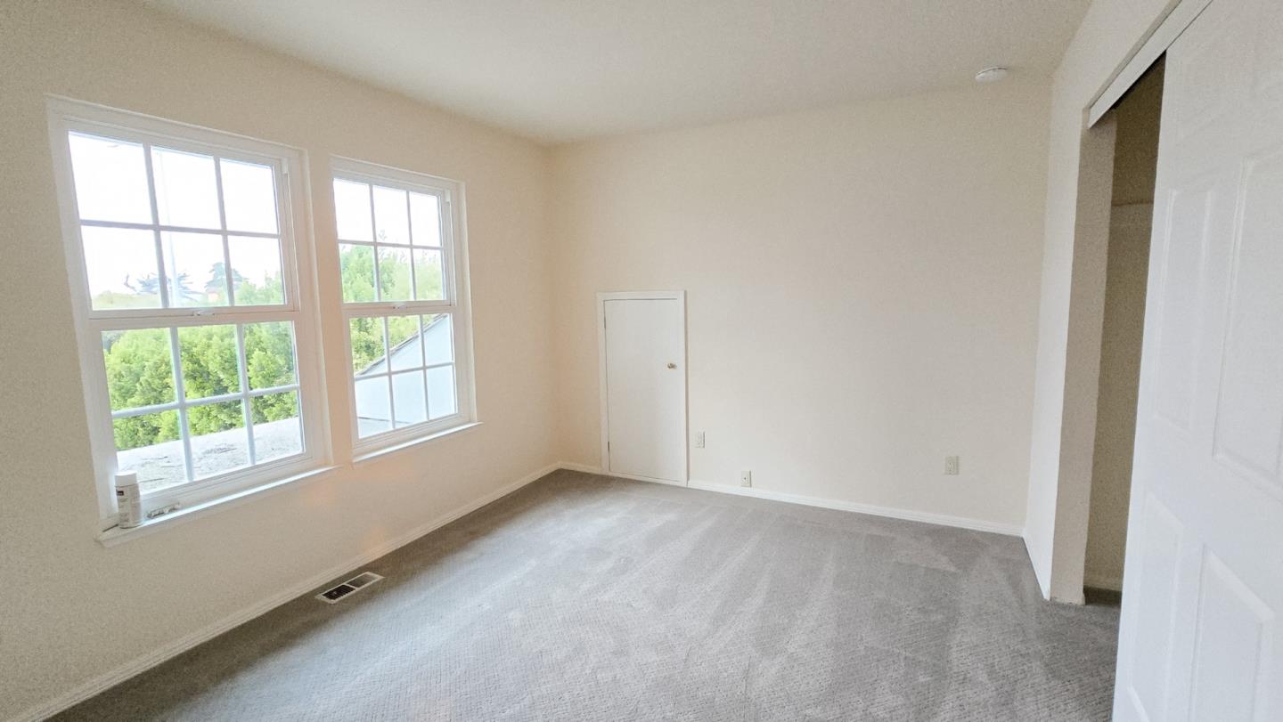 Detail Gallery Image 14 of 21 For 326 Morse Ct, Marina,  CA 93933 - 3 Beds | 3 Baths